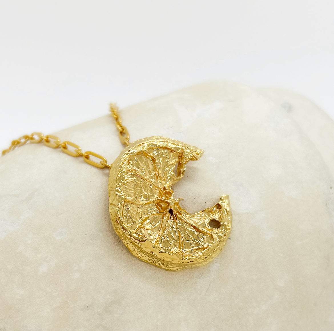Collier Perea - archive