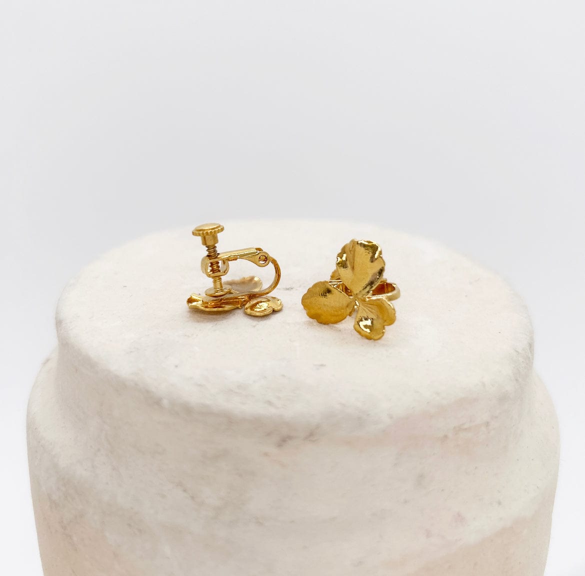 Elise Tsikis Paris Boucles d'oreilles Pensée Small