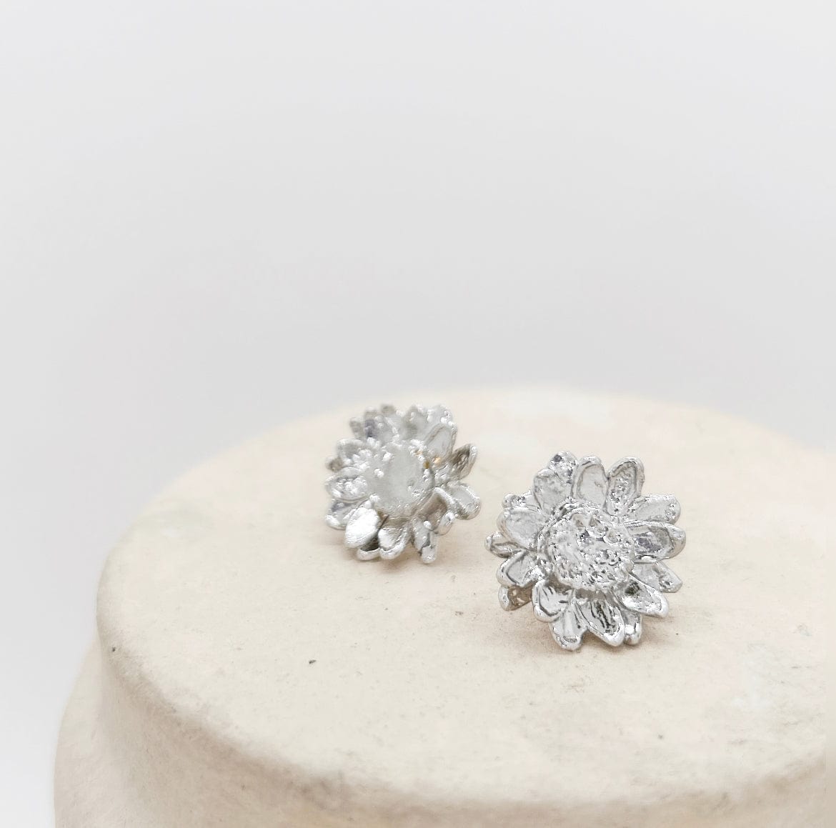 Elise Tsikis Paris Boucles d'oreilles Velenne