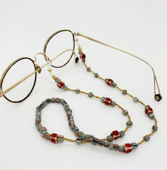 Elise Tsikis Paris Chaîne de lunettes Levelland