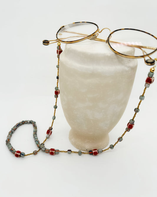 Elise Tsikis Paris Chaîne de lunettes Levelland