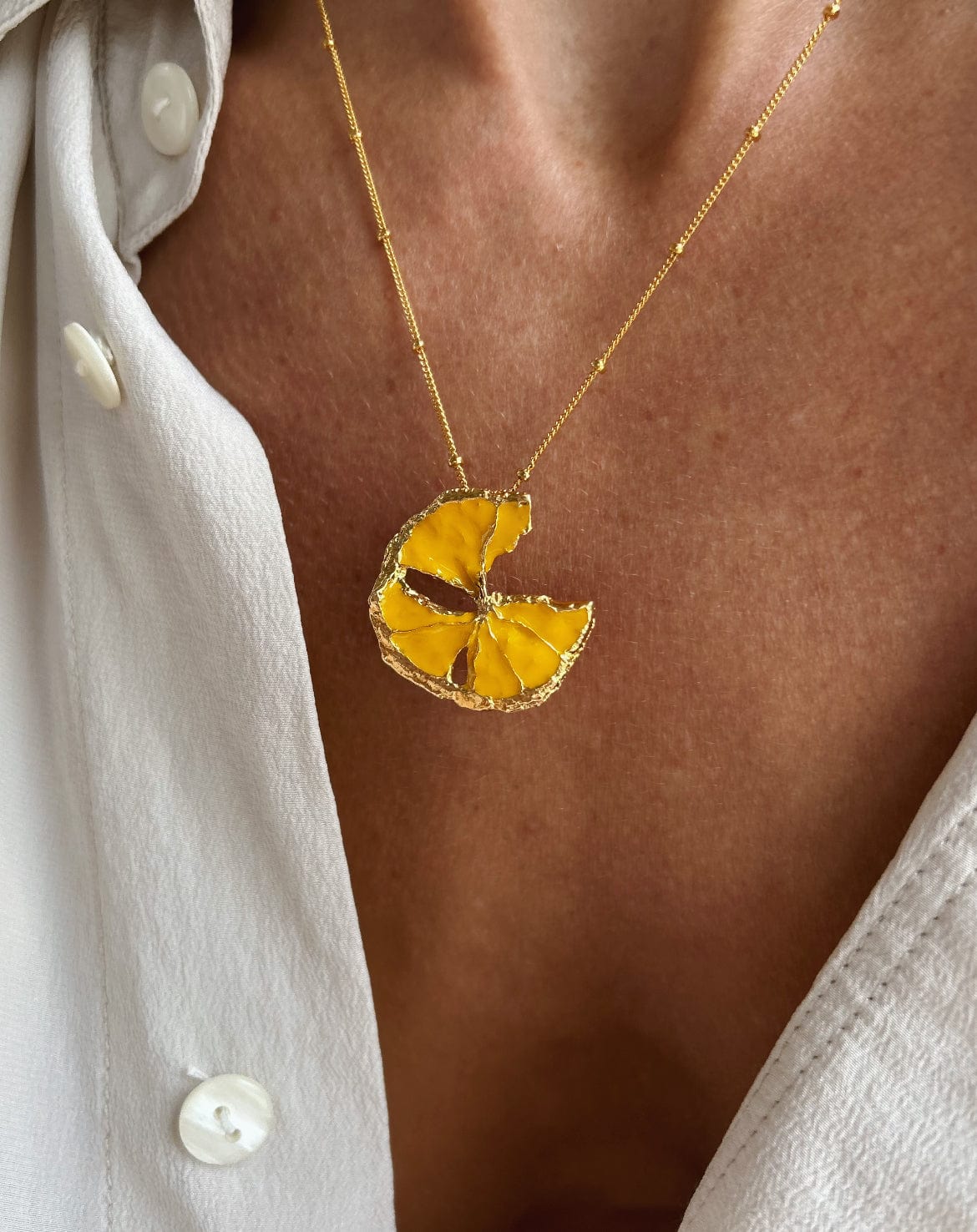 Elise Tsikis Paris Collier caobas - archive