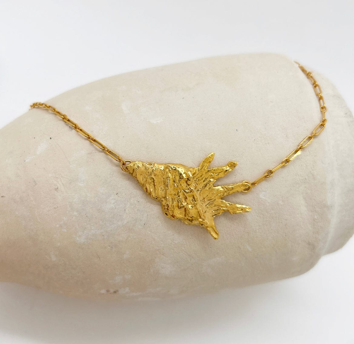 Elise Tsikis Paris Collier Ellaosi - archive