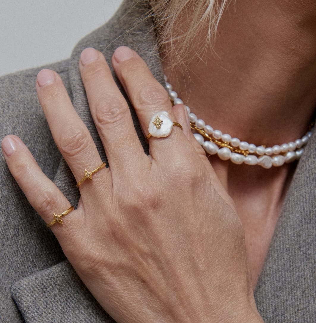 Elise Tsikis Paris Collier Oia