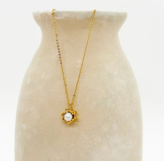 Elise Tsikis Paris Collier Pivoine