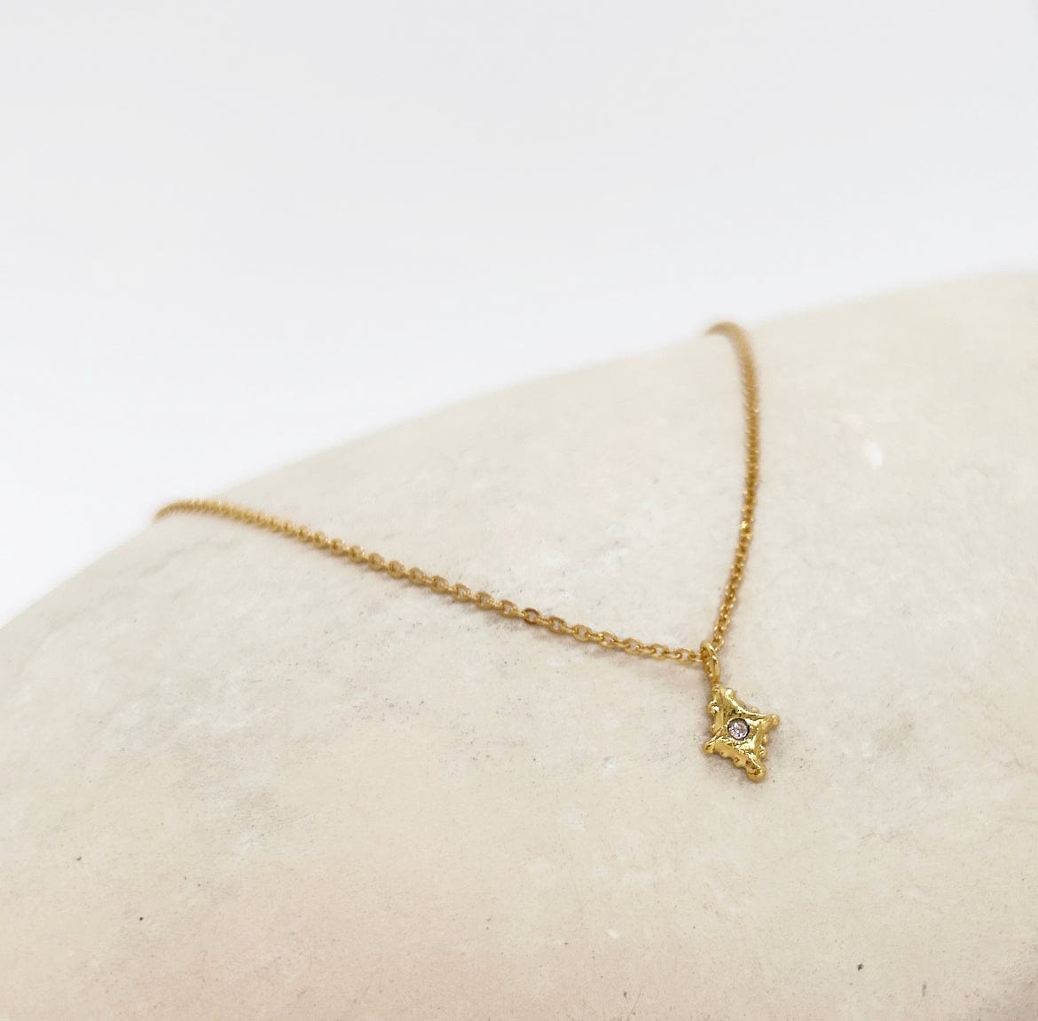 Elise Tsikis Paris Collier Satelli