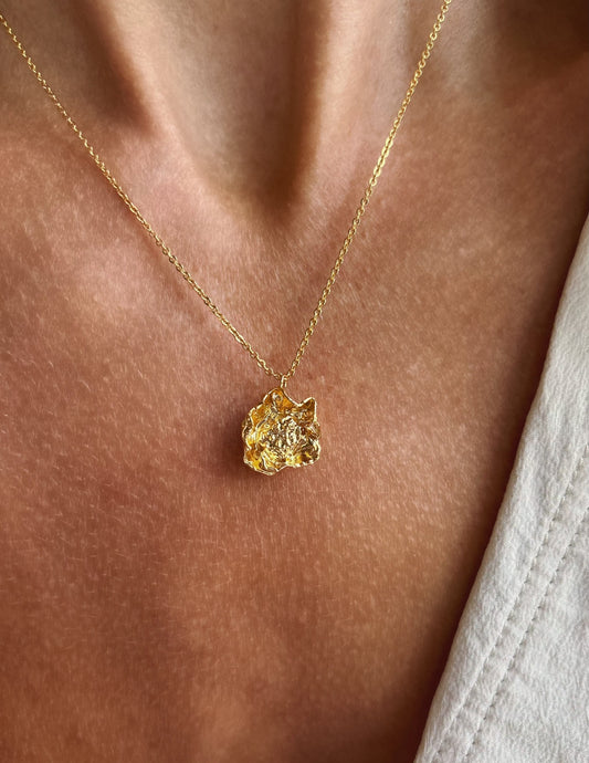 Elise Tsikis Paris Collier Sieva - archive