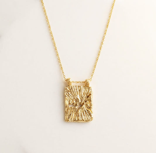 Elise Tsikis Paris Collier Tigani - archive