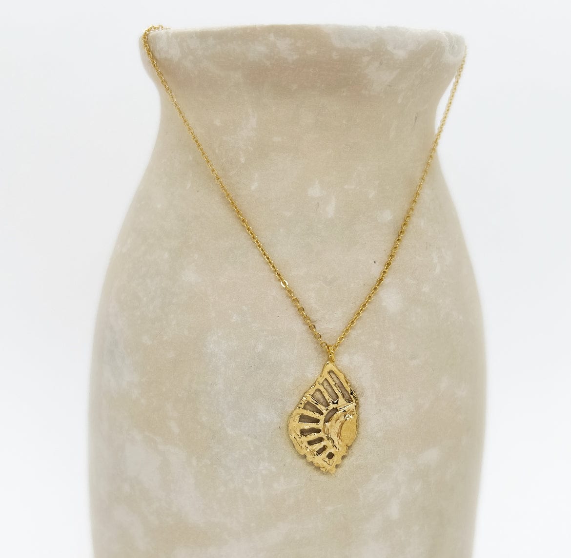 Elise Tsikis Paris Collier Vallinos - archive