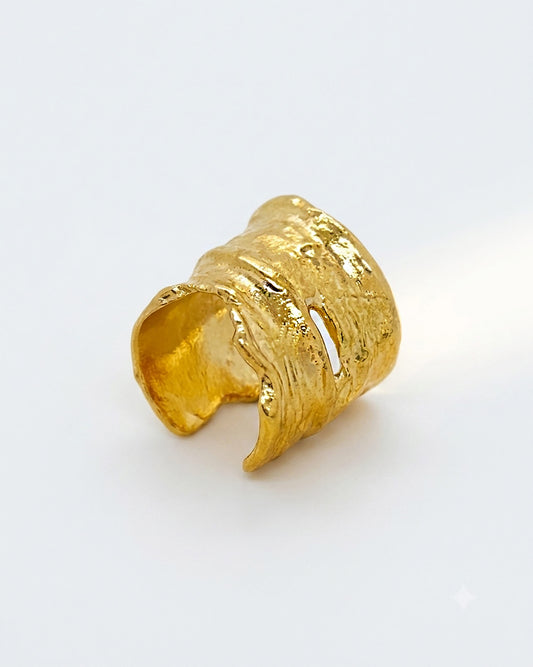 Elise Tsikis Paris Earcuff Chenea - archive