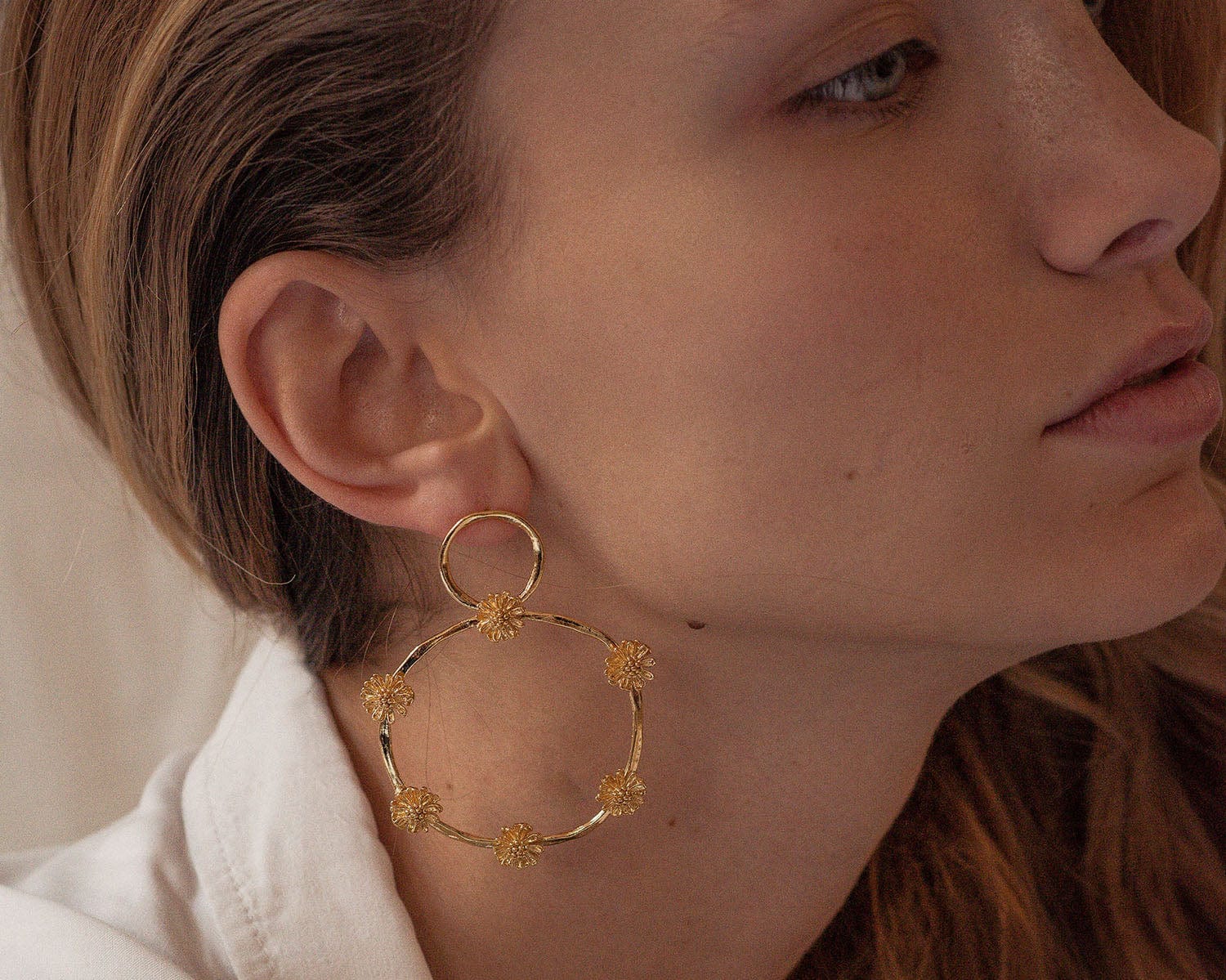 Elise Tsikis Paris Boucles Marguerite Large - archive