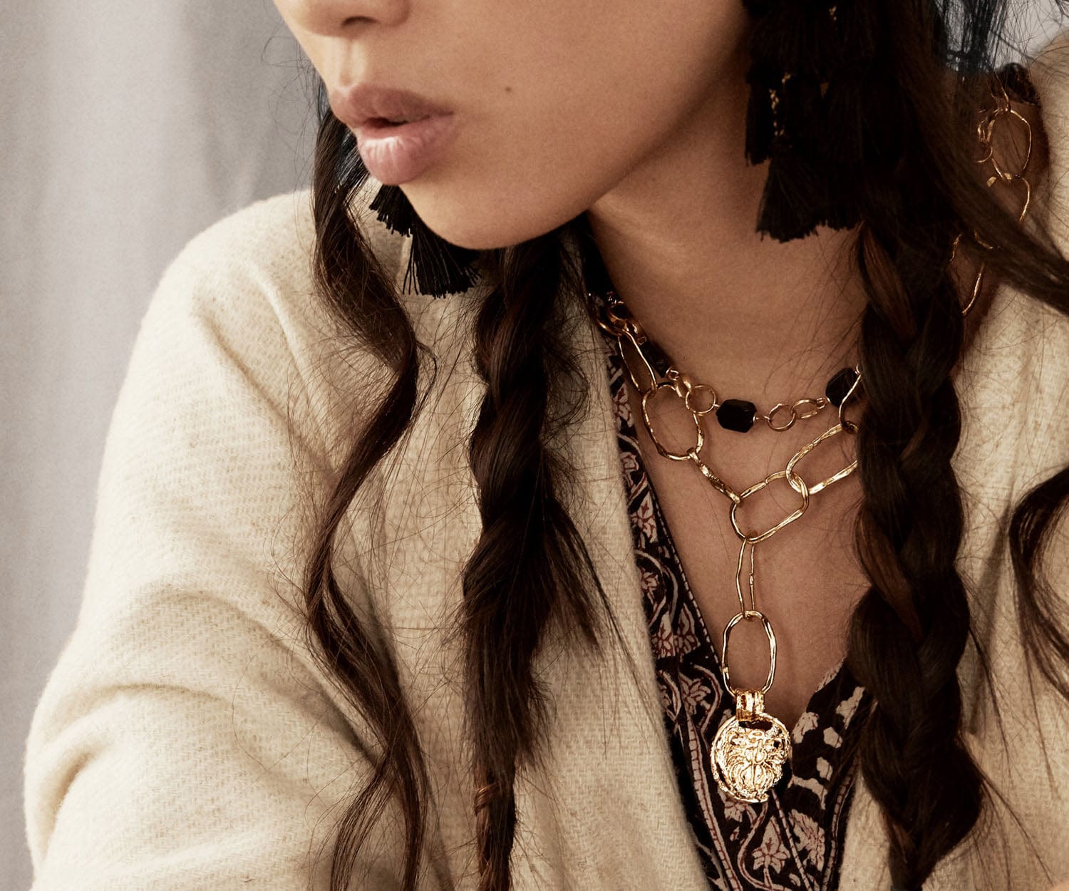 Elise Tsikis Paris Collier Geraja - archive