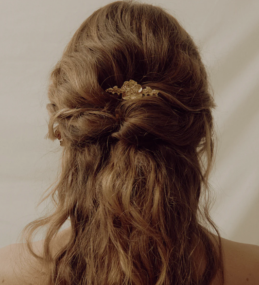 Nos bijoux de cheveux : élégance et éclat au quotidien