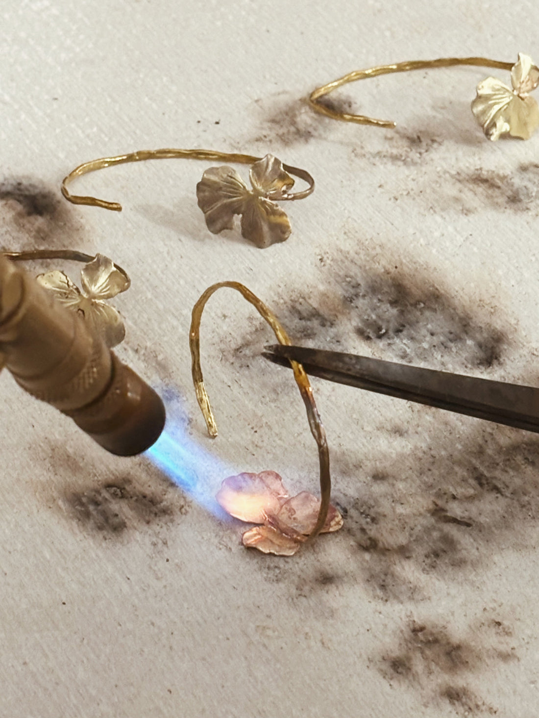 Pourquoi choisir un bijou artisanal en 2026 ? L'éthique au cœur de l'excellence