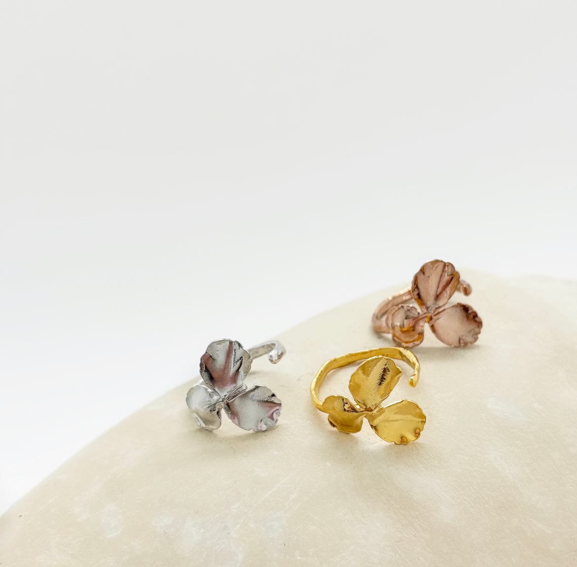 Elise Tsikis Paris Bague Pensee Small