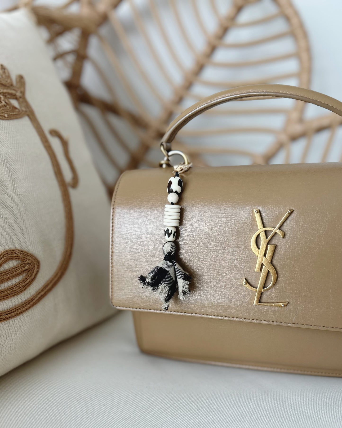 Elise Tsikis Paris Bijou de sac Larrissa