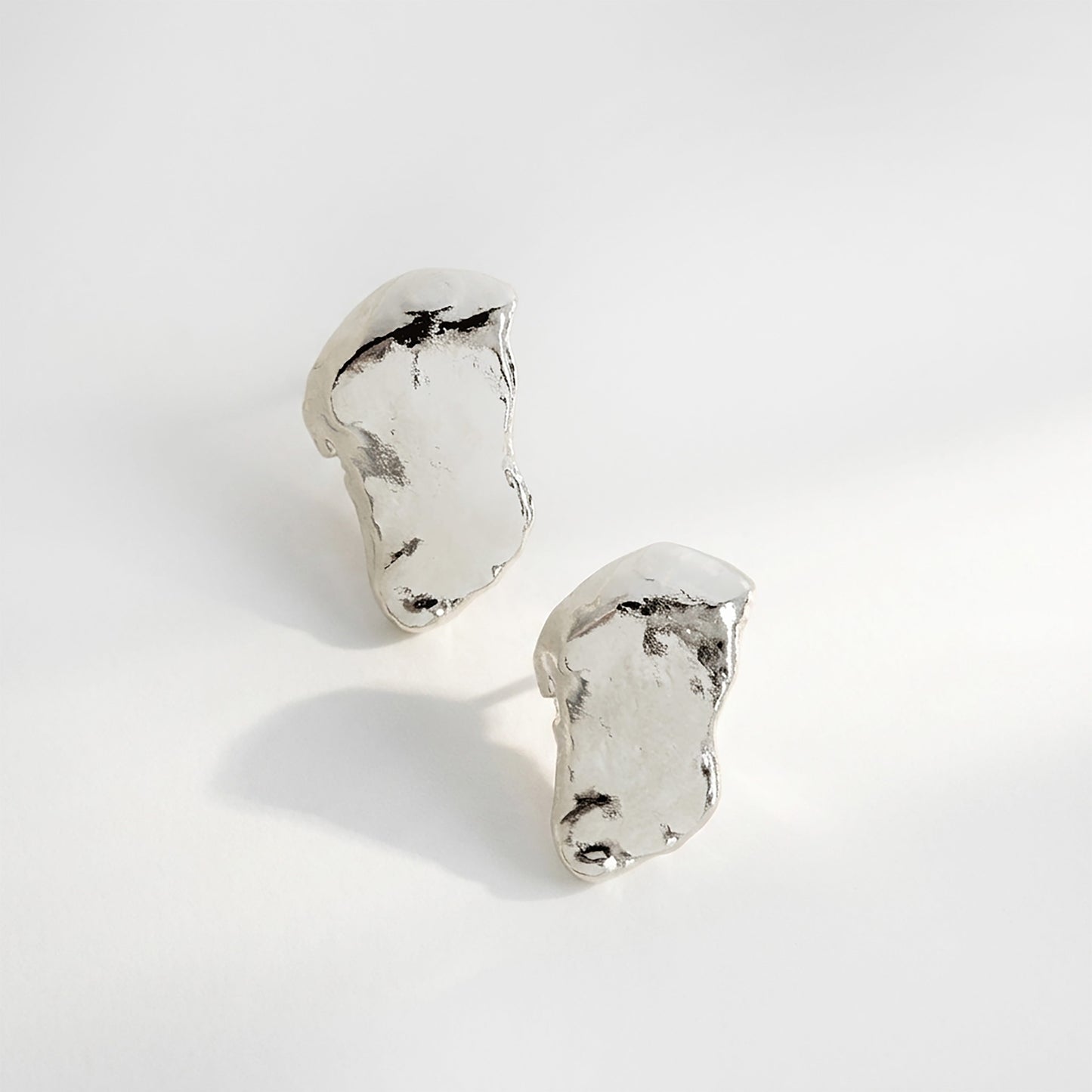 Elise Tsikis Paris Boucles d'oreilles Agheli