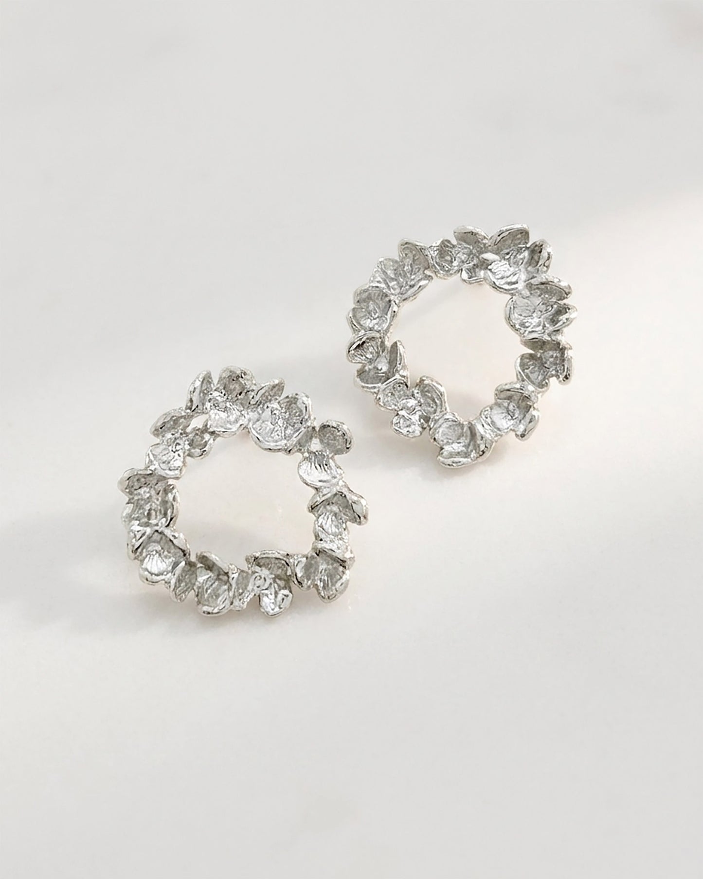 Elise Tsikis Paris Boucles d'oreilles Elbe