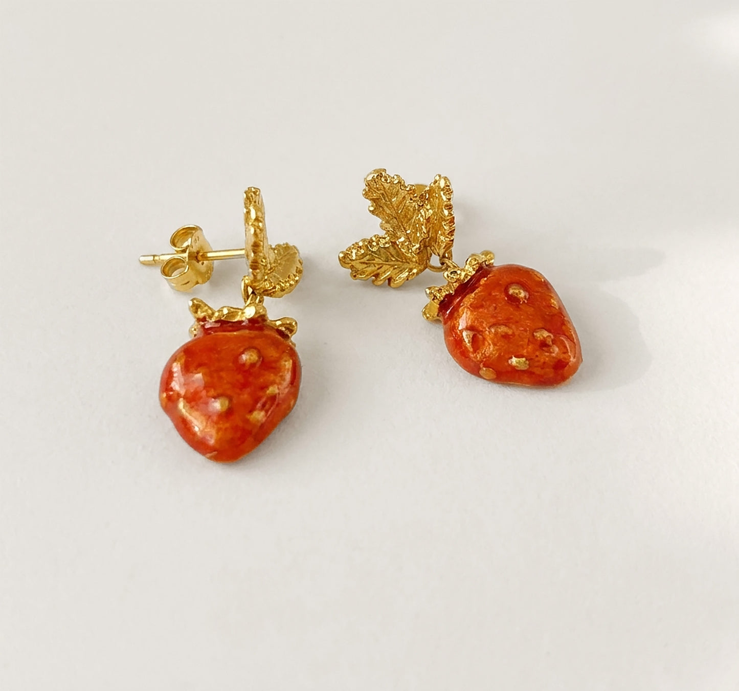 Elise Tsikis Paris Boucles d'oreilles Fraisia - archive