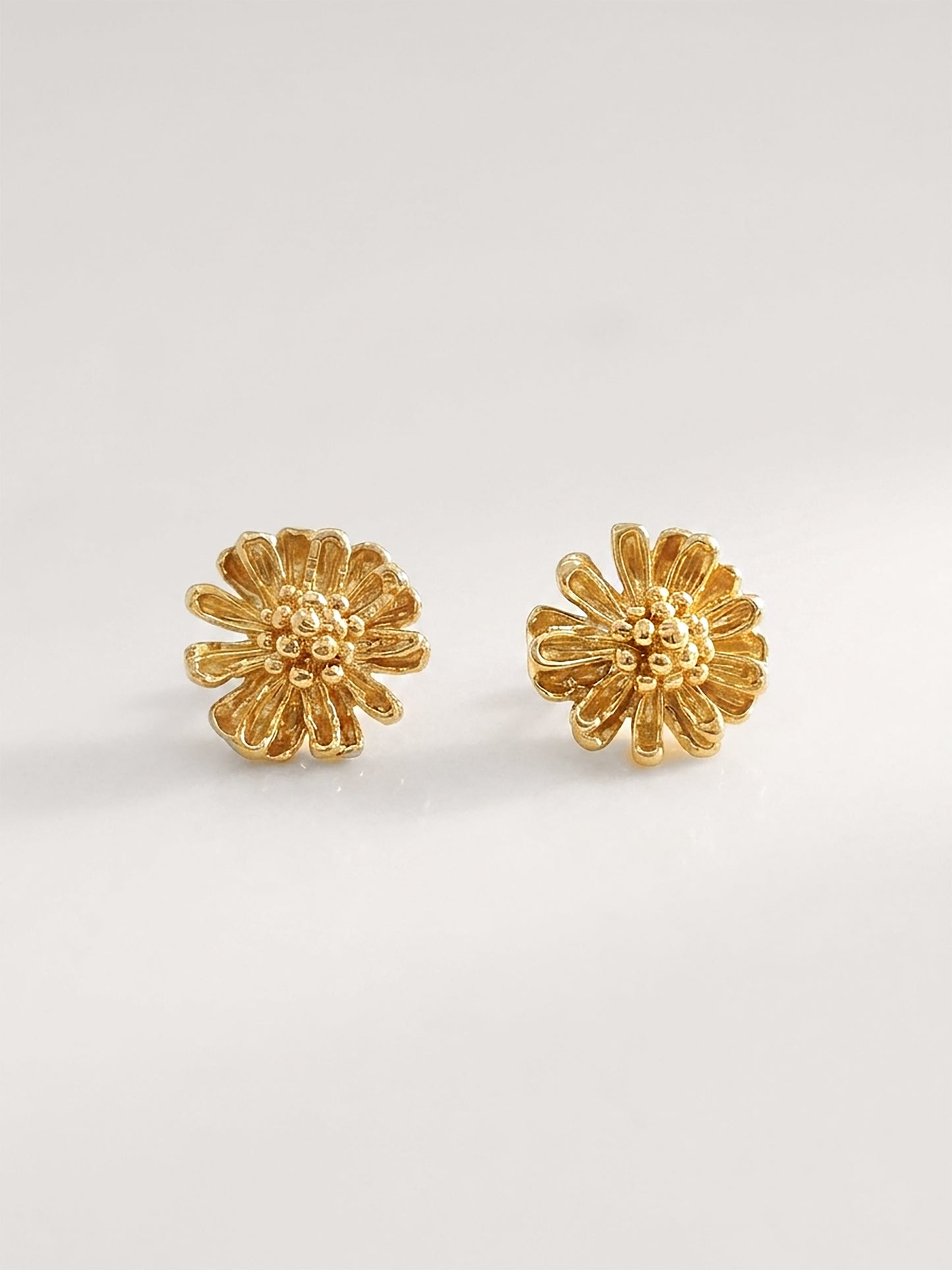 Elise Tsikis Paris Boucles d'oreilles Marguerite Small