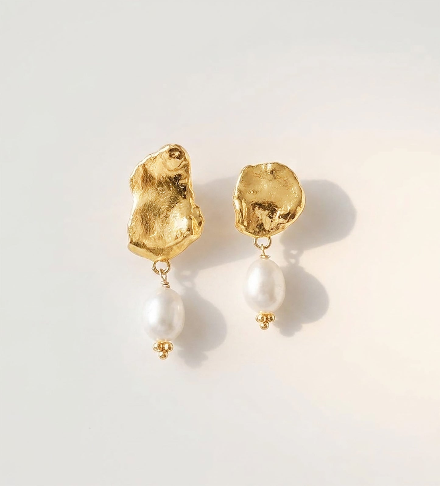 Elise Tsikis Paris Boucles d'oreilles Metochi