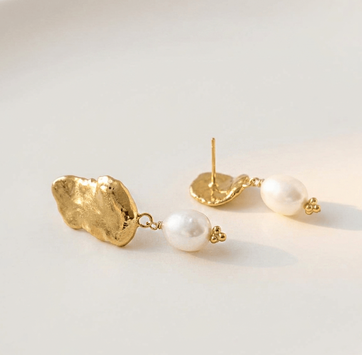 Elise Tsikis Paris Boucles d'oreilles Metochi