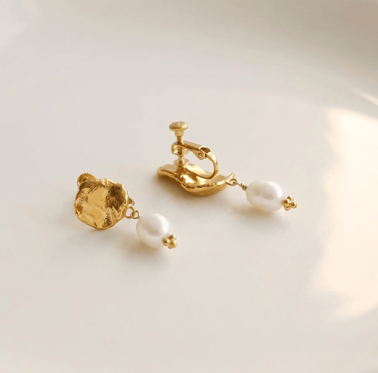 Elise Tsikis Paris Boucles d'oreilles Metochi