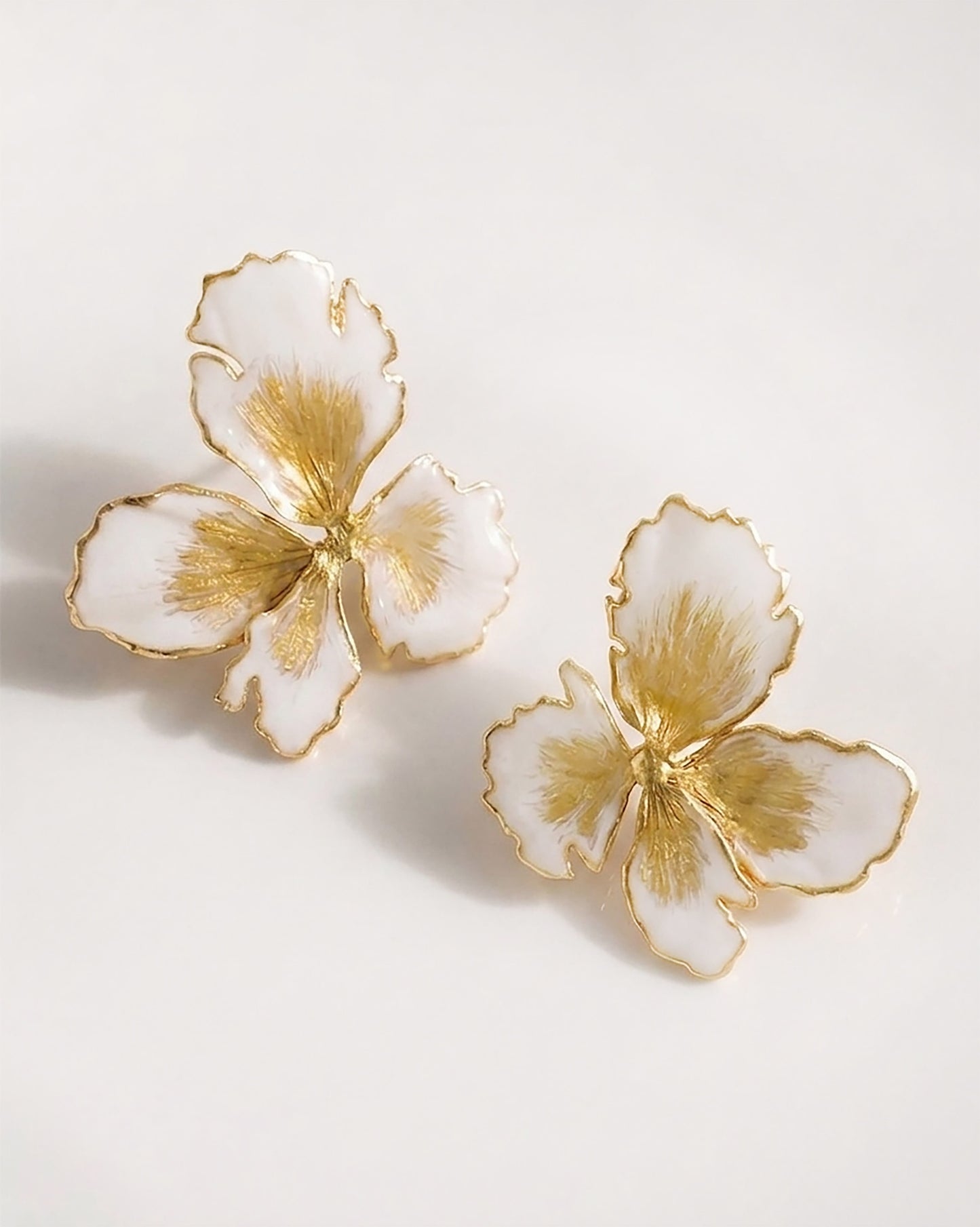 Elise Tsikis Paris Boucles d'oreilles Nemesis Large Émaillées
