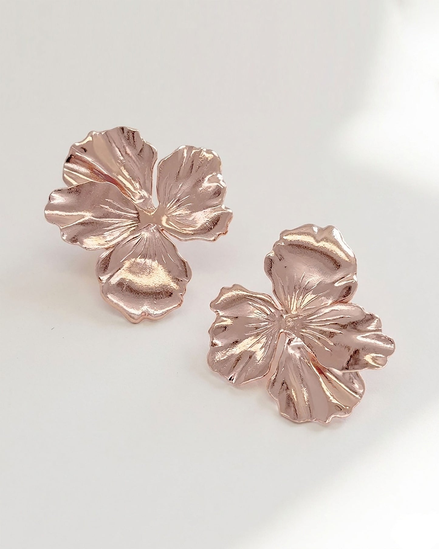 Elise Tsikis Paris Boucles d'oreilles Nemesis Medium