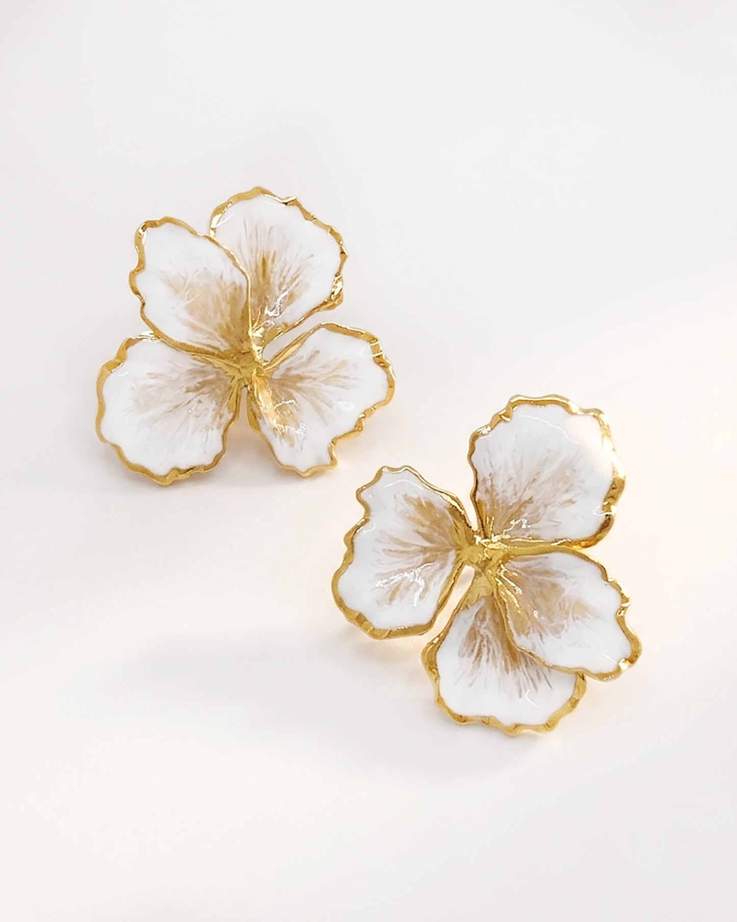 Elise Tsikis Paris Boucles d'oreilles Némésis Medium Émaillées
