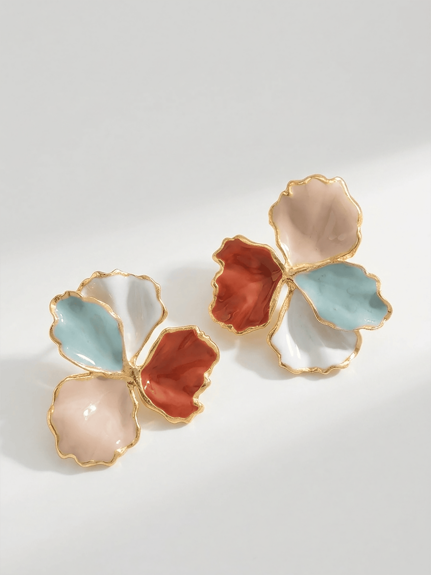 Elise Tsikis Paris Boucles d'oreilles Nemesis Medium Poiesis