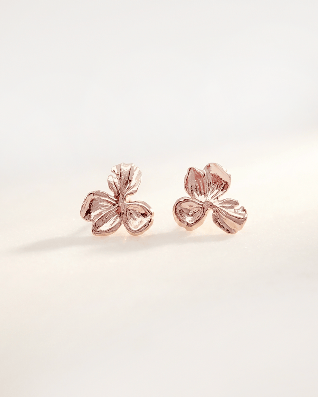 Elise Tsikis Paris Boucles d'oreilles Nemesis Small