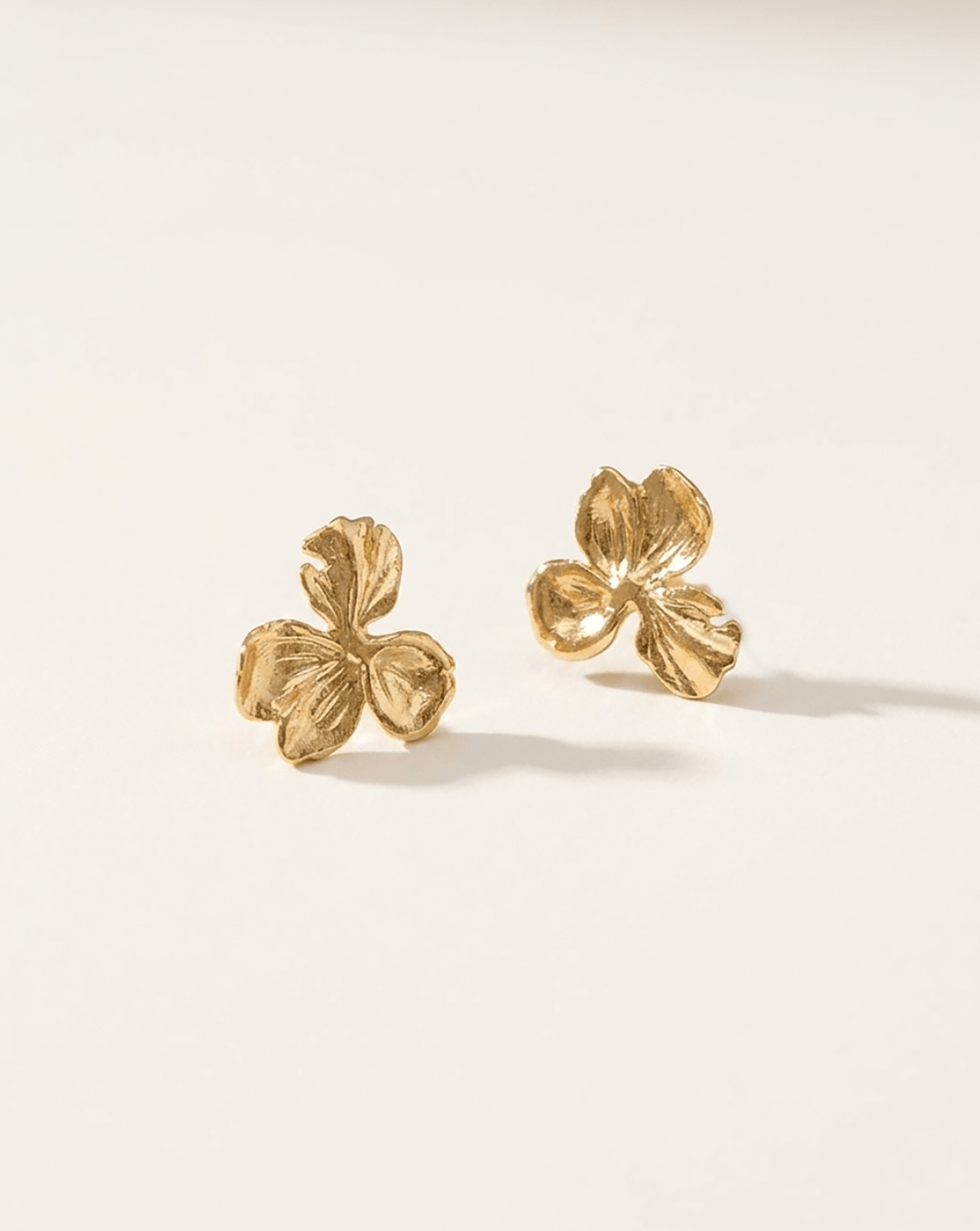 Elise Tsikis Paris Boucles d'oreilles Nemesis Small