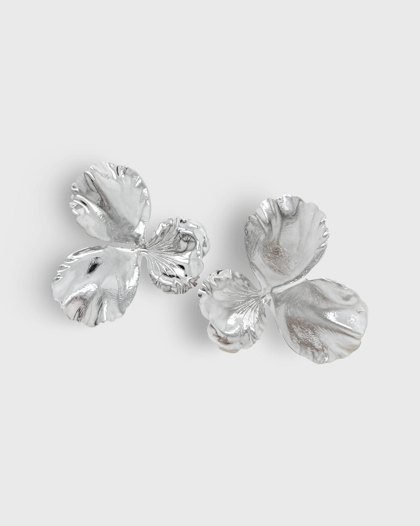 Elise Tsikis Paris Boucles d'oreilles Pensée Medium