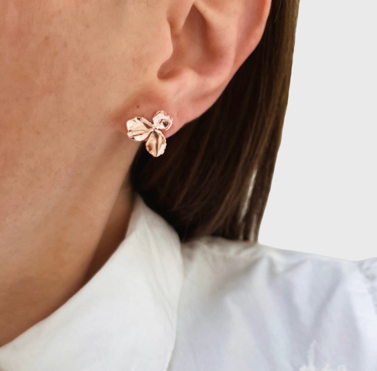 Elise Tsikis Paris Boucles d'oreilles Pensée Small