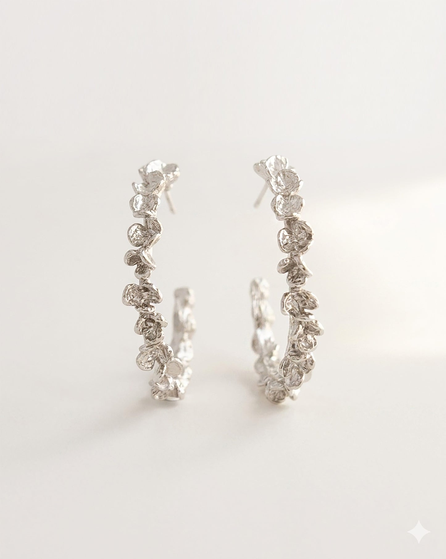 Elise Tsikis Paris Boucles d'oreilles Racine