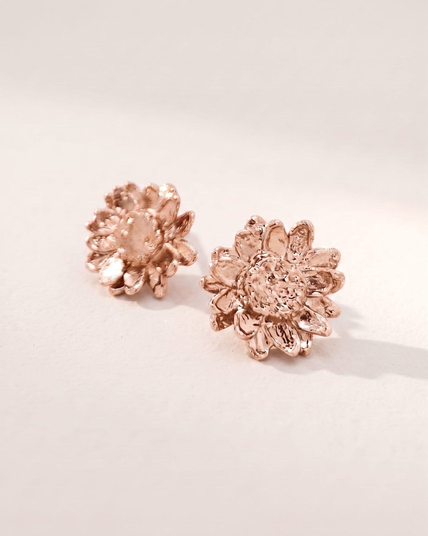 Elise Tsikis Paris Boucles d'oreilles Velenne