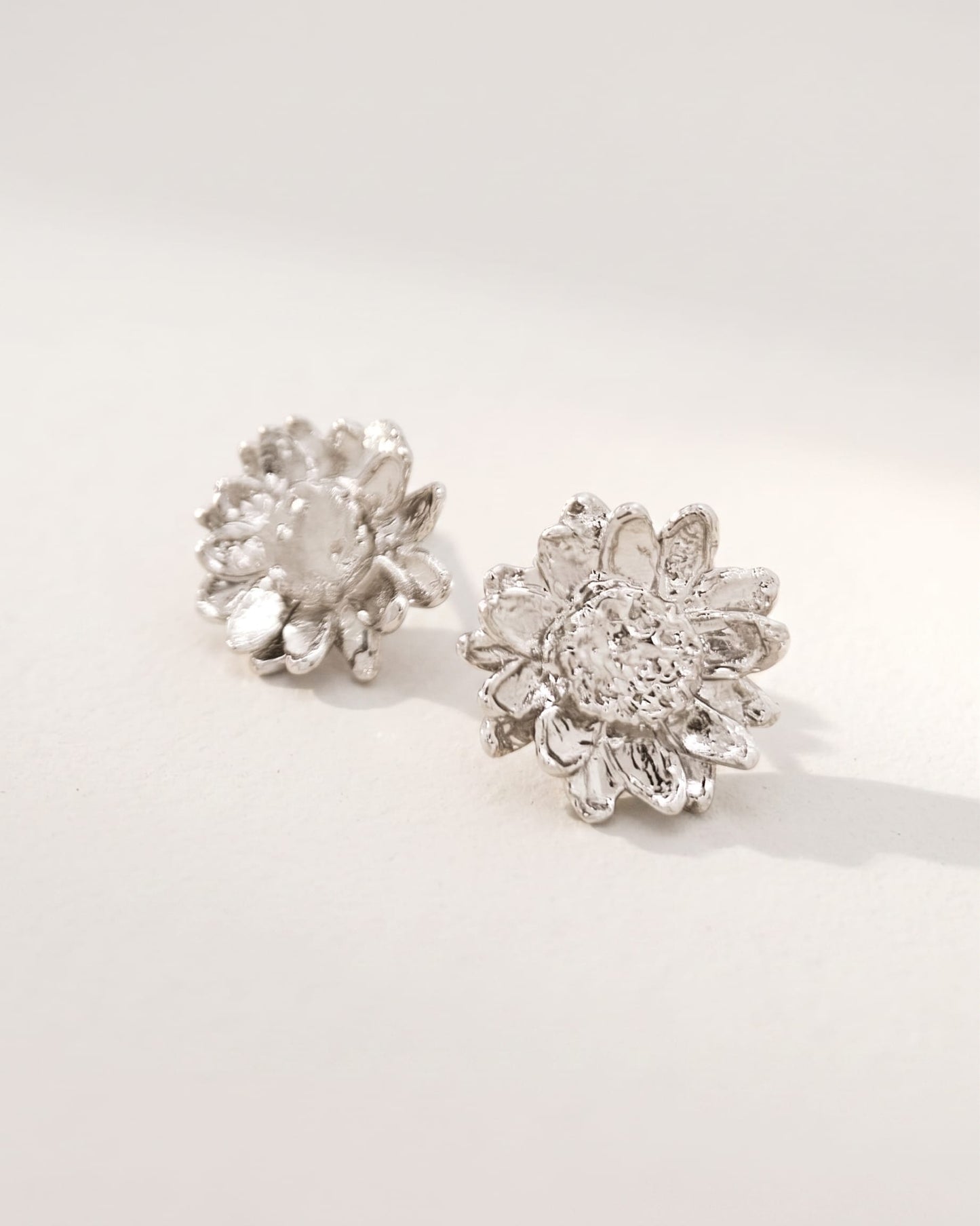 Elise Tsikis Paris Boucles d'oreilles Velenne