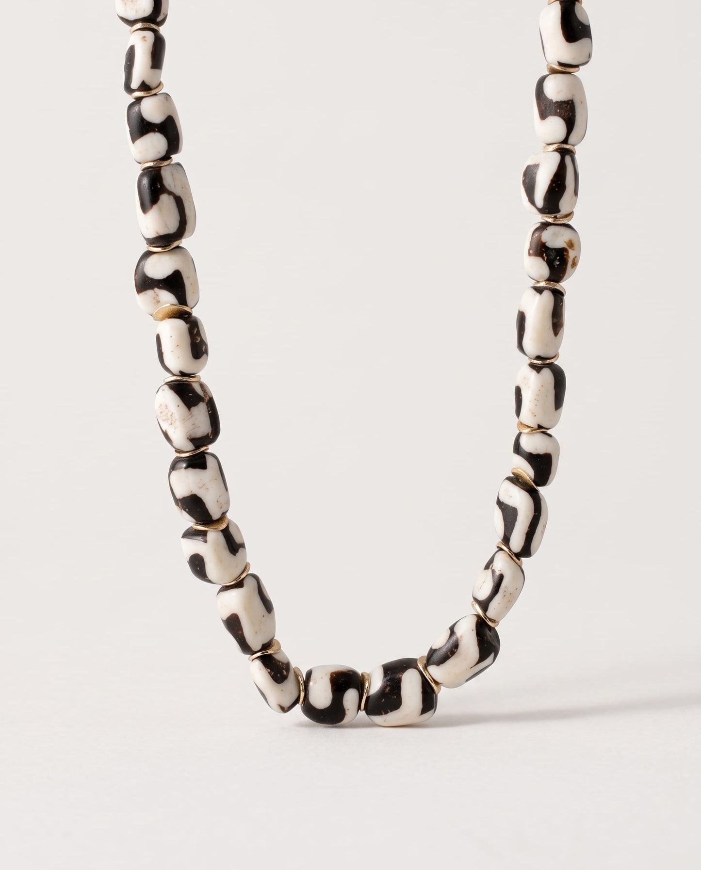 Elise Tsikis Paris Collier Attali