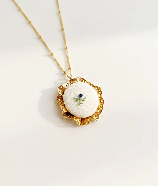 Elise Tsikis Paris Collier Broderia - archive