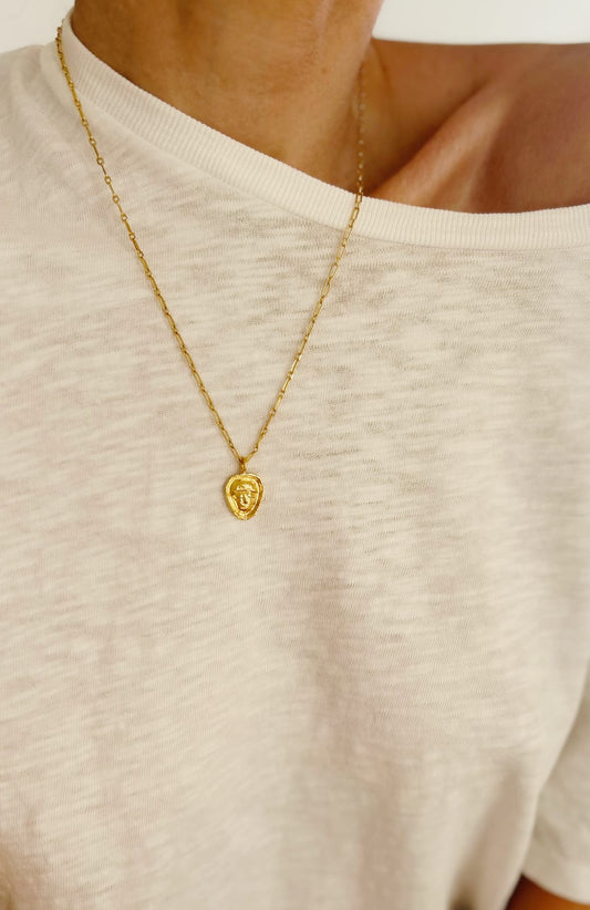 Elise Tsikis Paris Collier Chalkida - archive