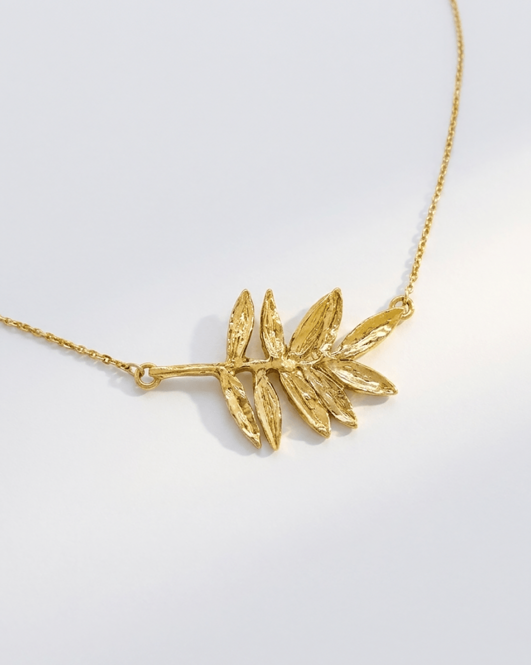 Elise Tsikis Paris Collier Dimos