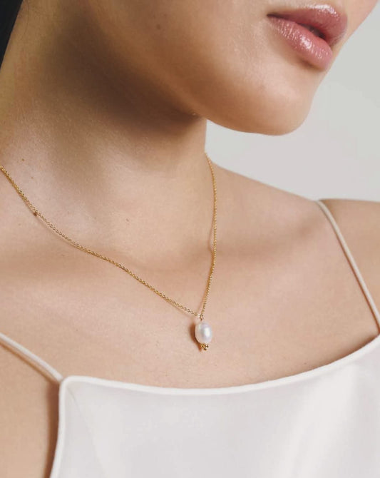 Elise Tsikis Paris Collier Elias