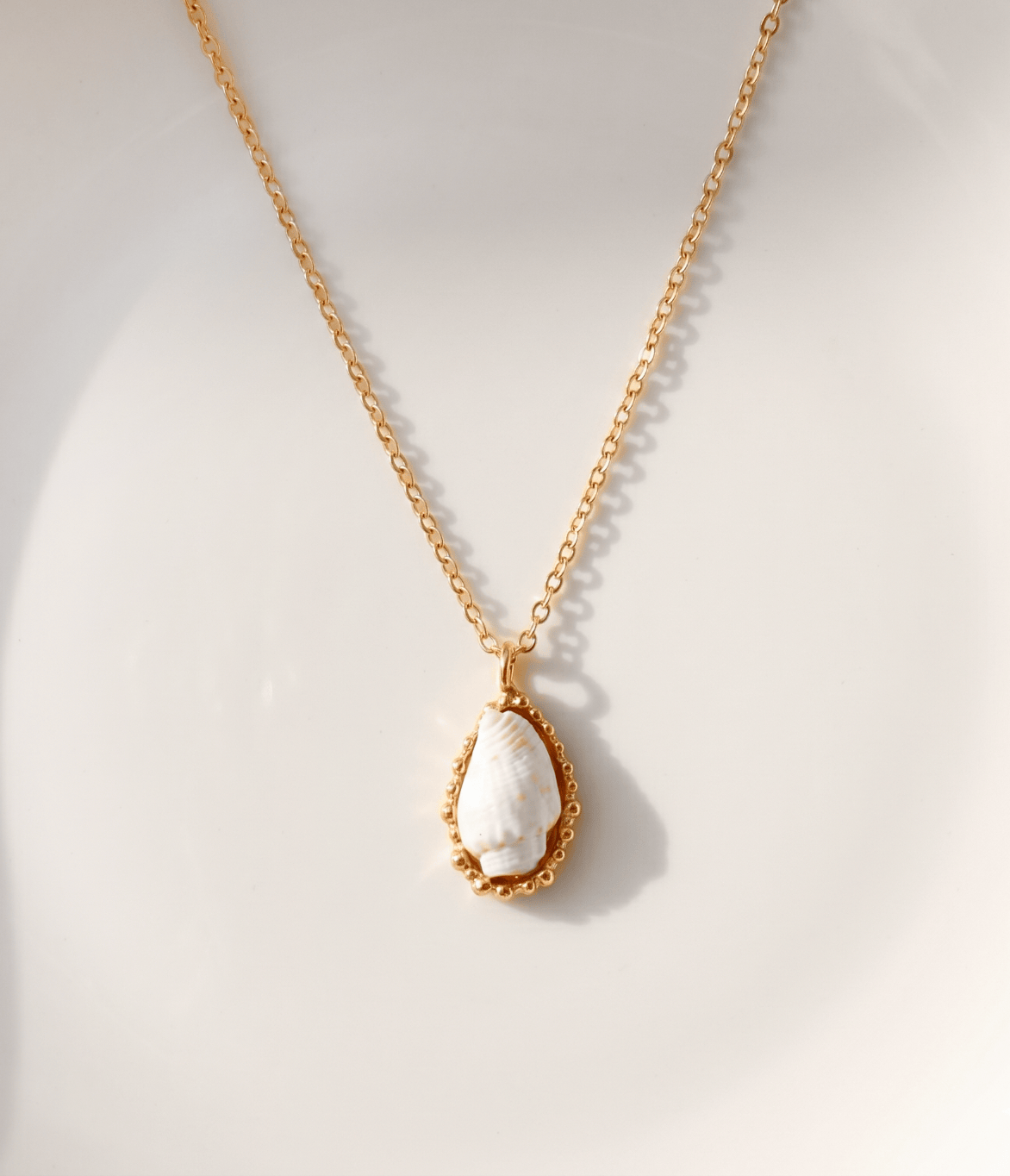Elise Tsikis Paris Collier Embrum - archive