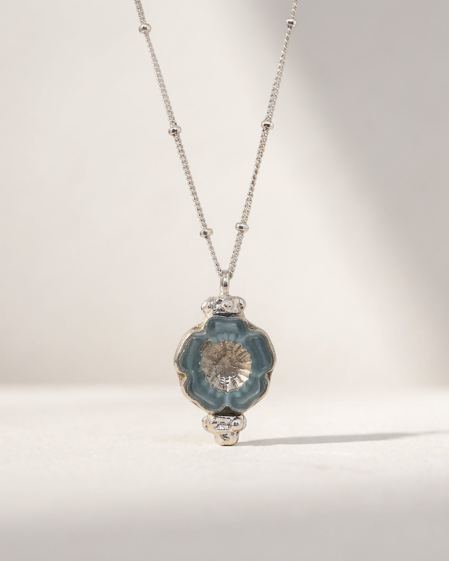 Elise Tsikis Paris Collier Faro - archive