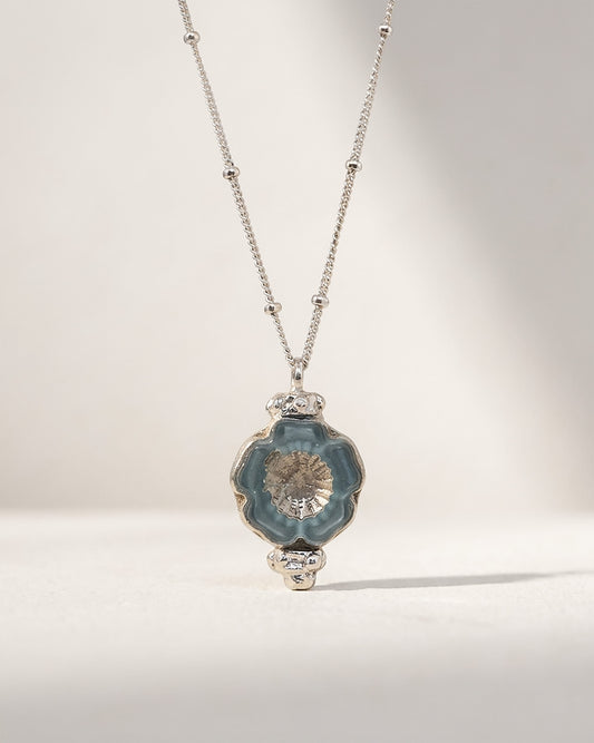 Elise Tsikis Paris Collier Faro - archive