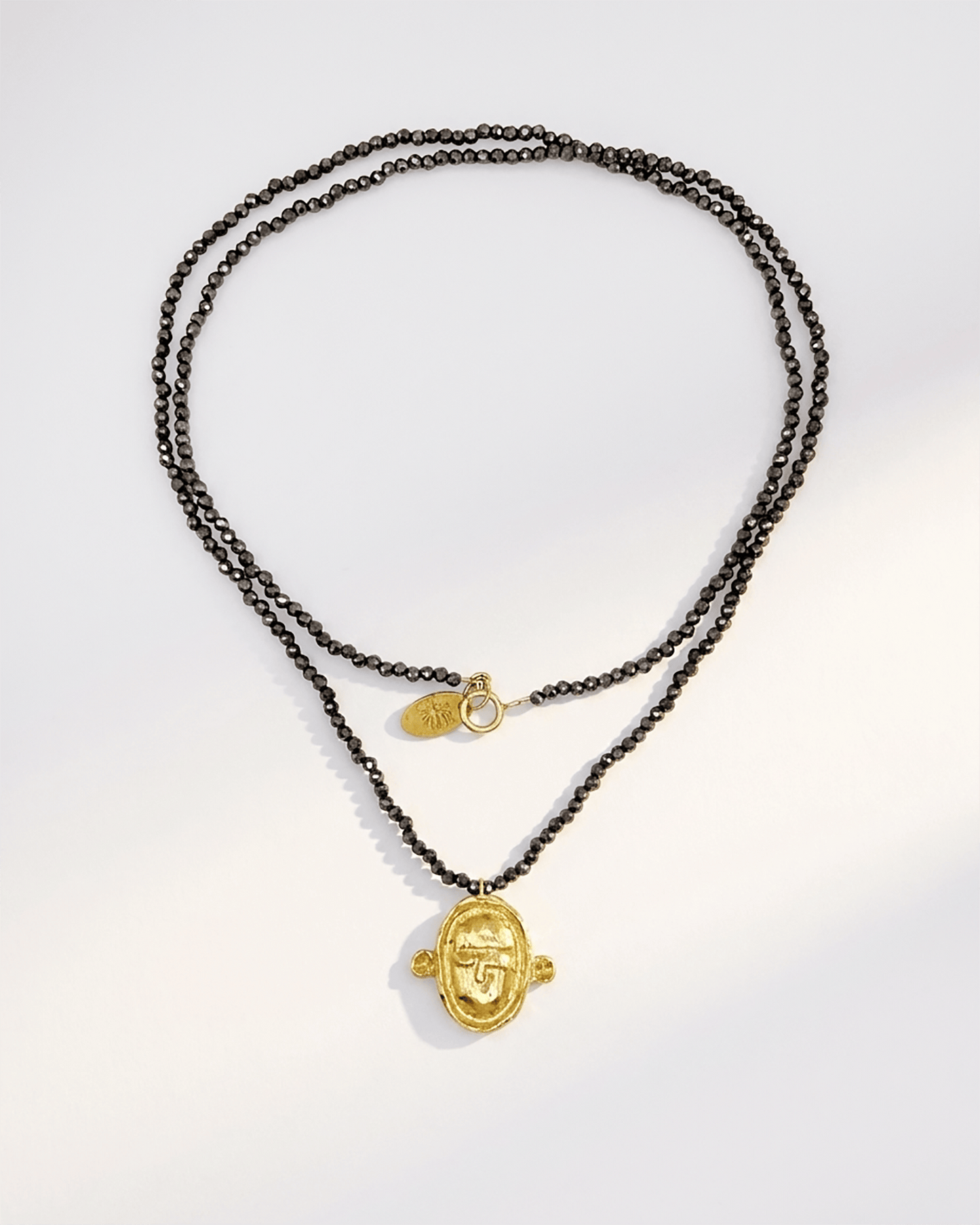 Elise Tsikis Paris Collier Fidaki - archive