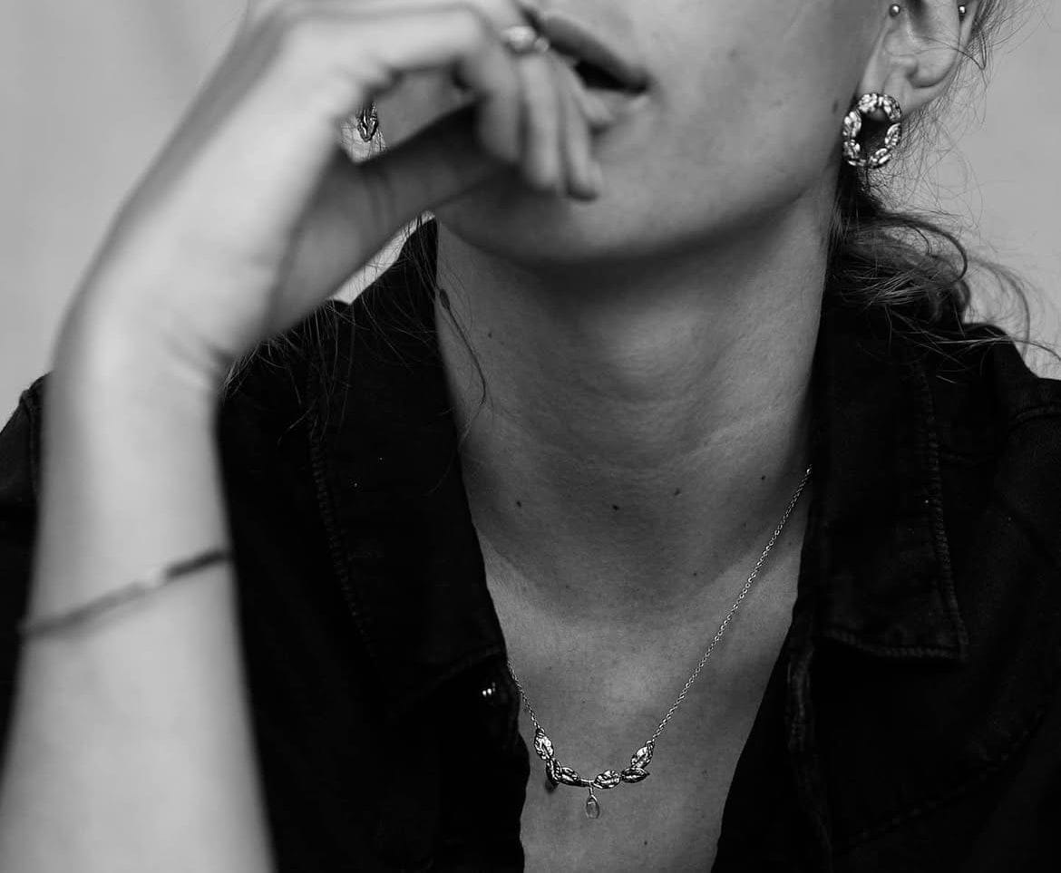 Elise Tsikis Paris Collier Fidakia - archive