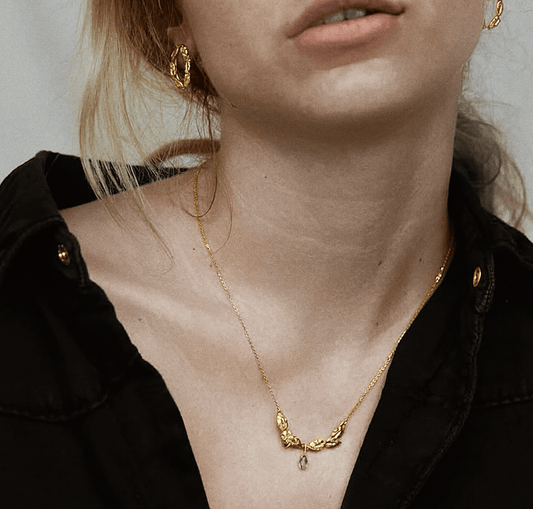 Elise Tsikis Paris Collier Fidakia - archive