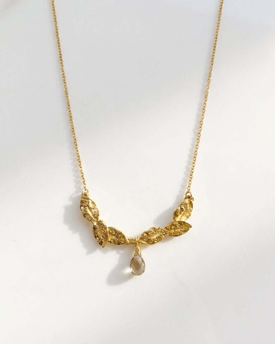 Elise Tsikis Paris Collier Fidakia - archive